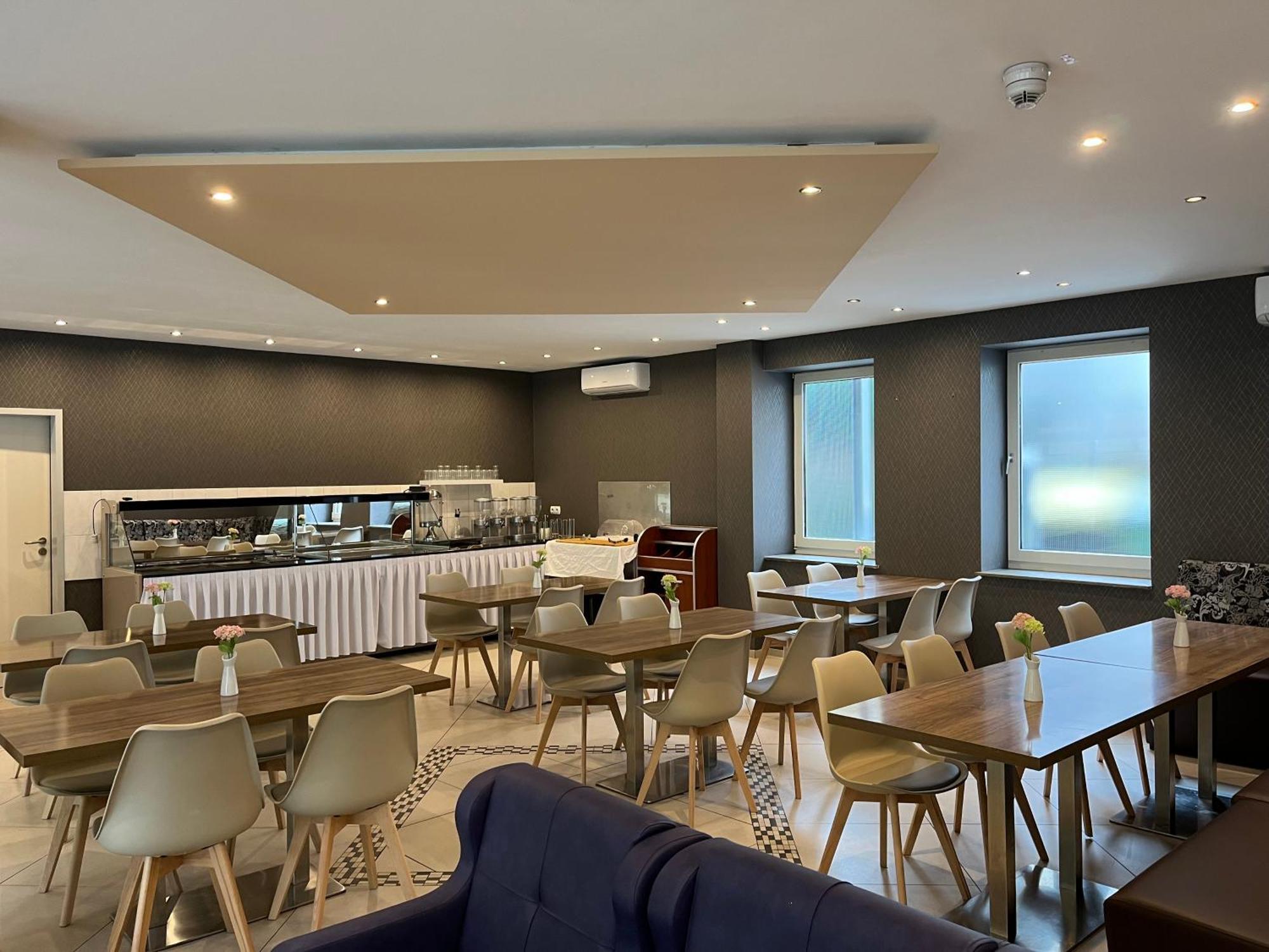 Skyline Hotel